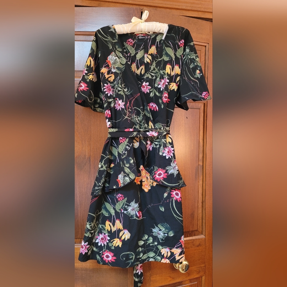 3x dress Black Floral
